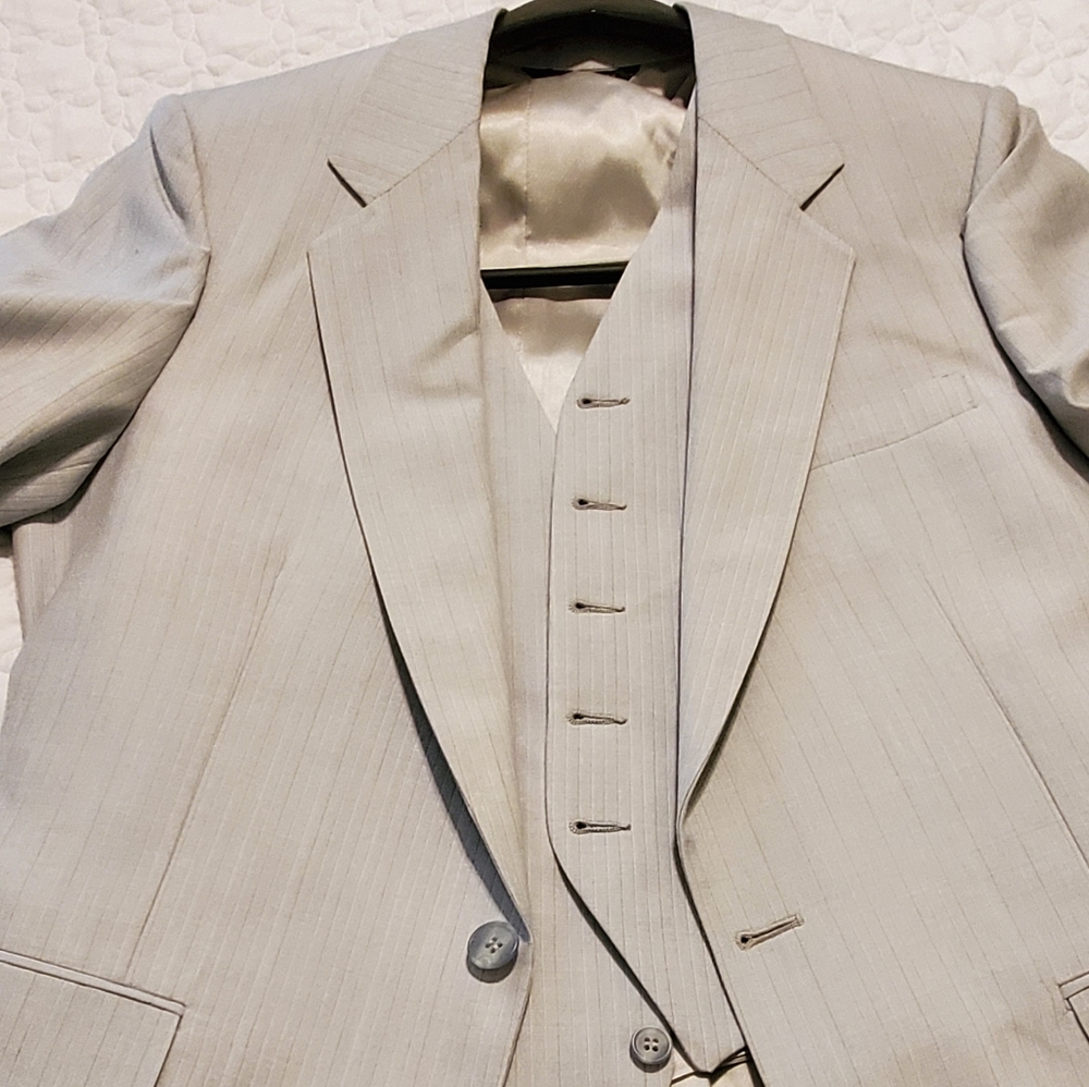 Pierre Balmain Mens 3PC Suit Two Button Single Bre